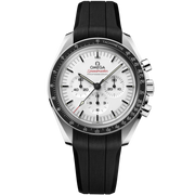 Quadrante bianco con lancette stile “Moonwatch” e lunetta tachimetrica nera dell’Omega Speedmaster 310.32.42.50.04.001.